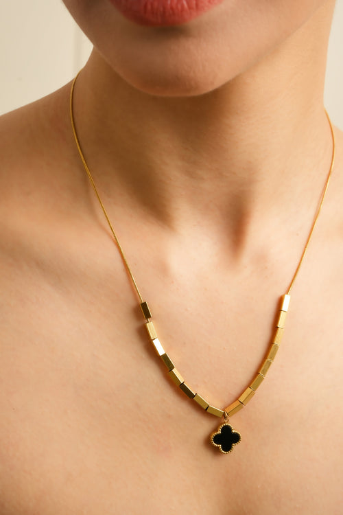 Black Elegance Gold Necklace