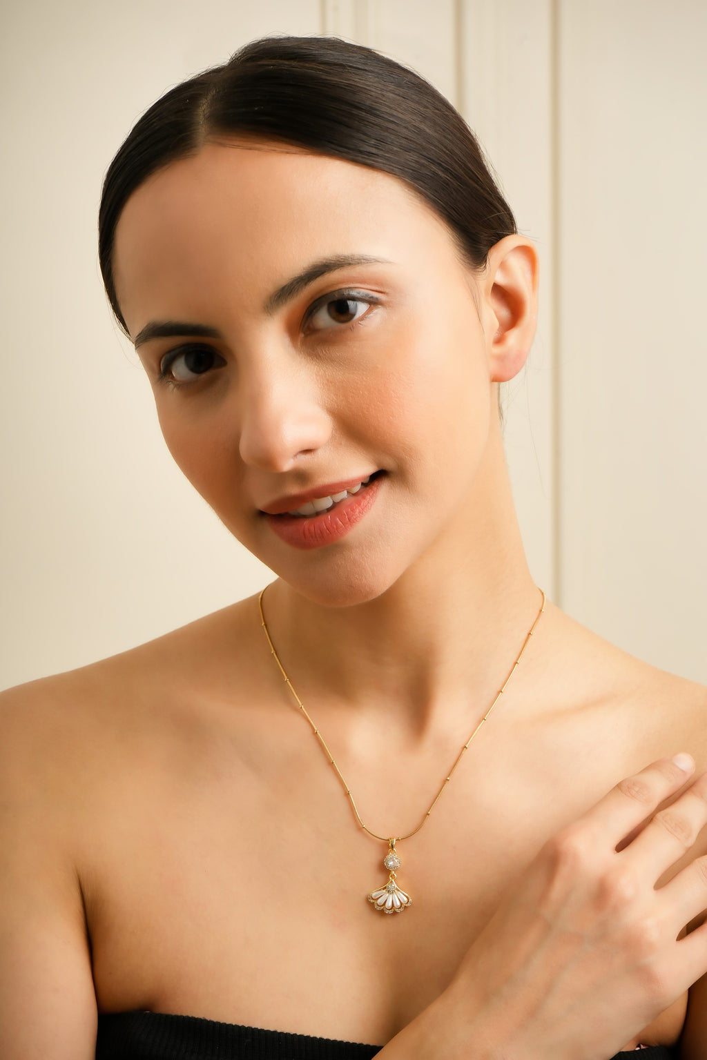 Pearl Shell Necklace Pendant