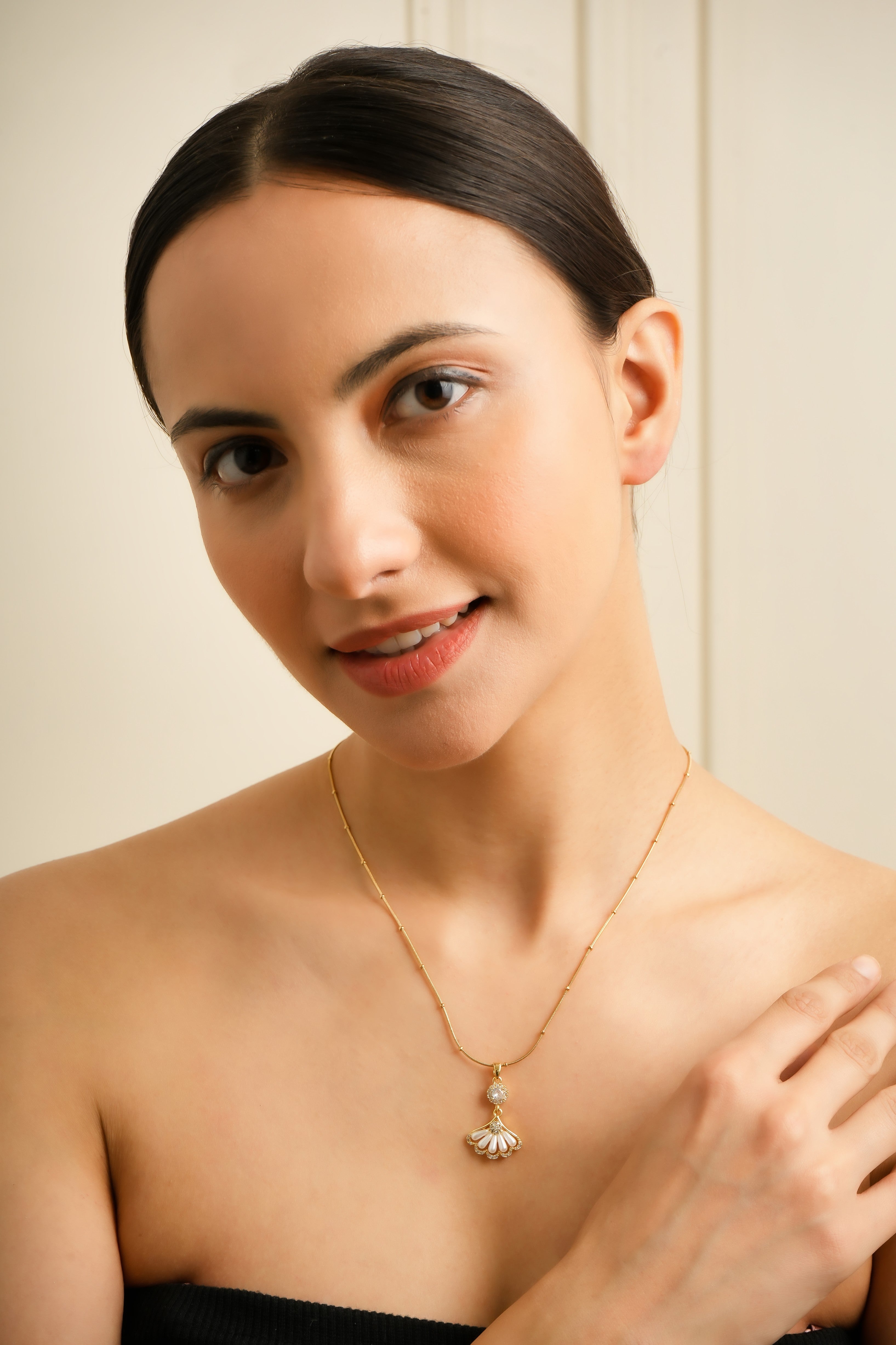 Pearl Shell Necklace Pendant