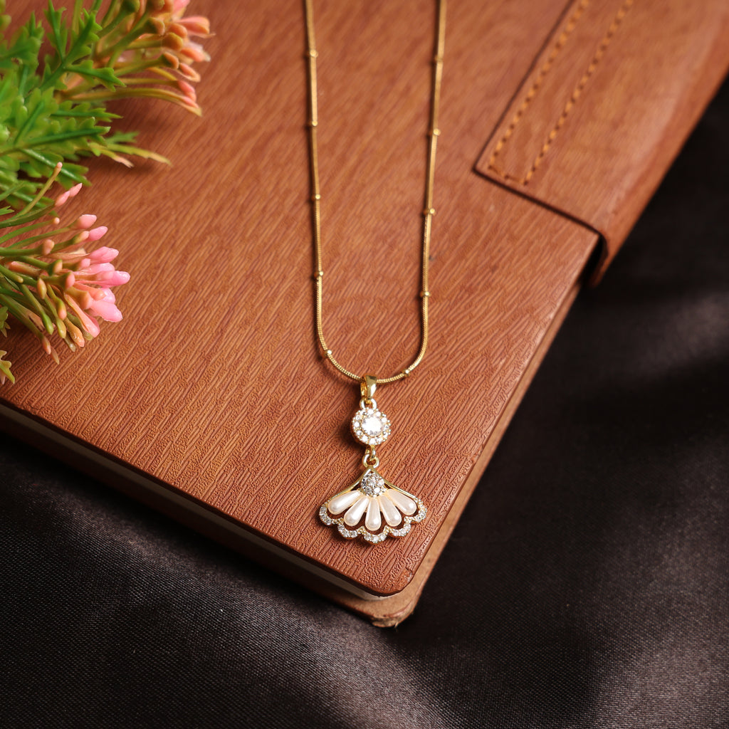 Pearl Shell Necklace Pendant