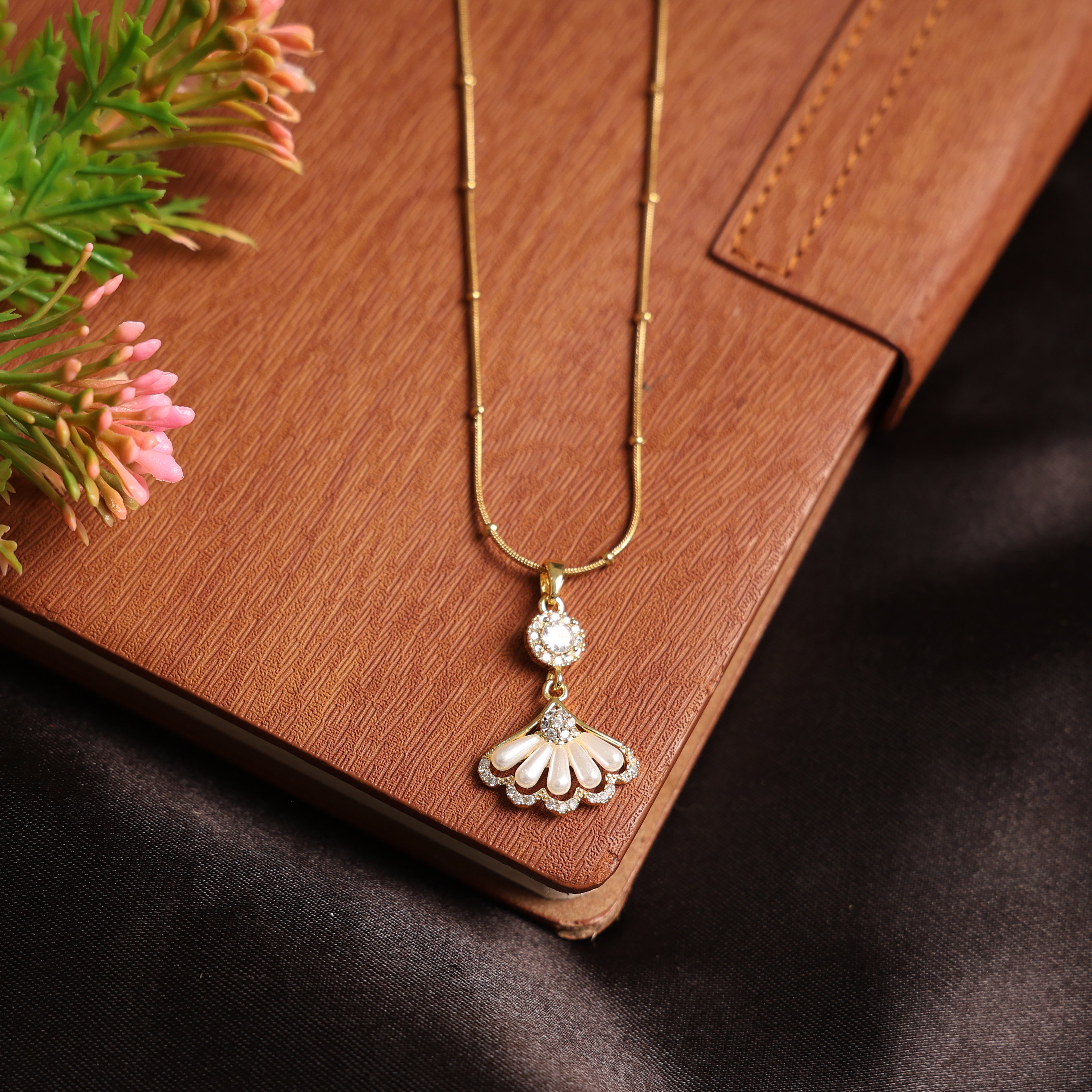 Pearl Shell Necklace Pendant