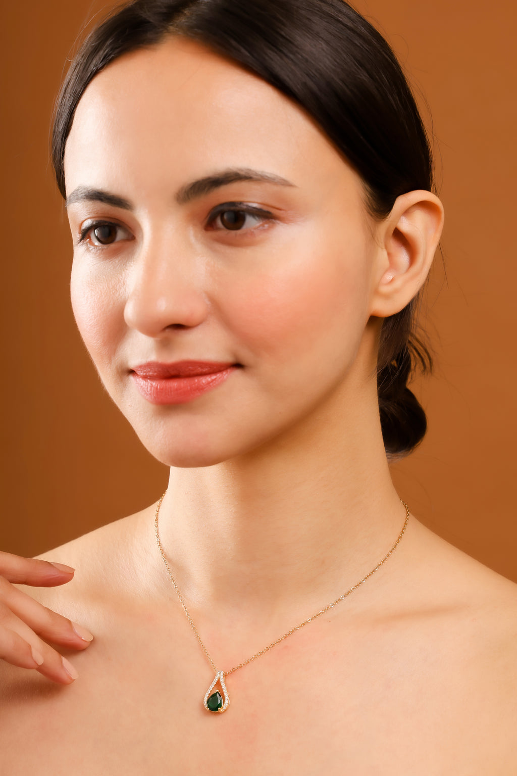 Golden Green Pearl Pendant Necklace